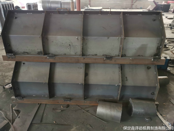 階梯式河道擋土墻模具造價低，階梯自嵌式擋土墻模具質(zhì)量好